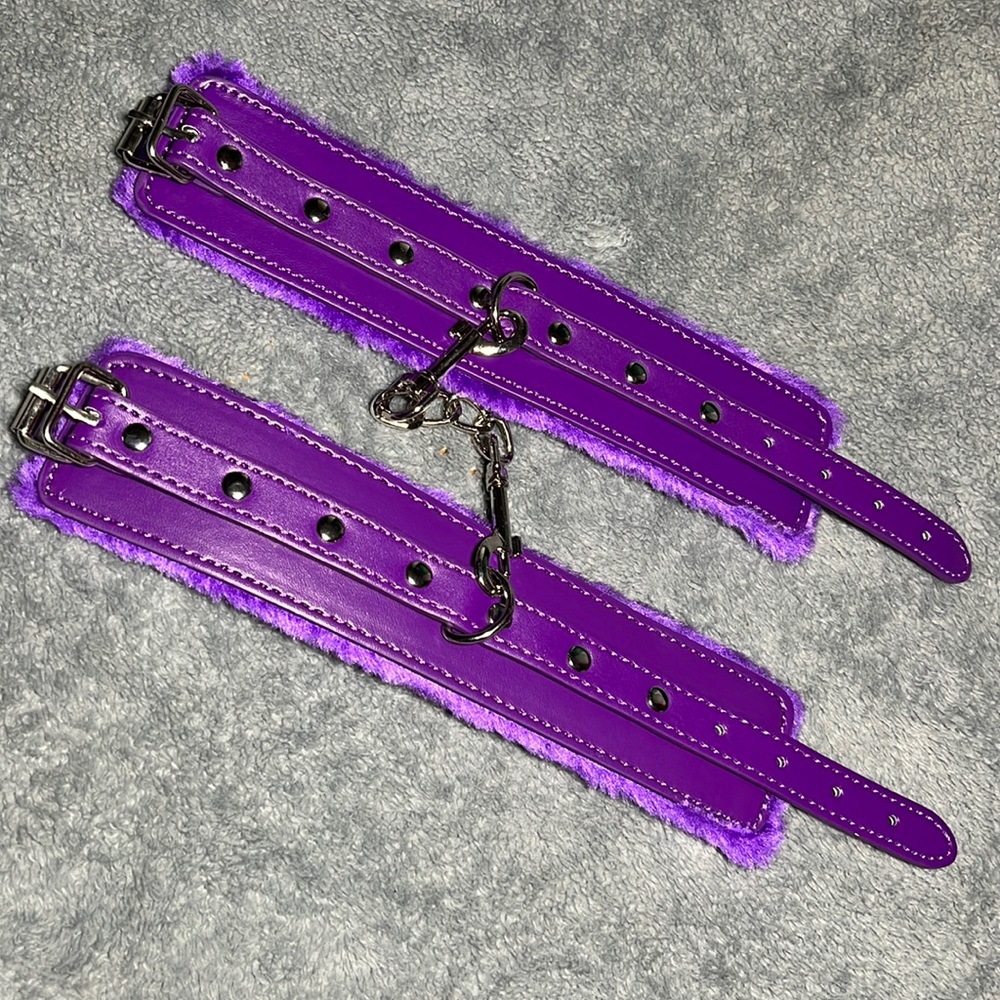 Sexy Handcuffs. Adjustable purple cuffs soft leather chain detachable  2”